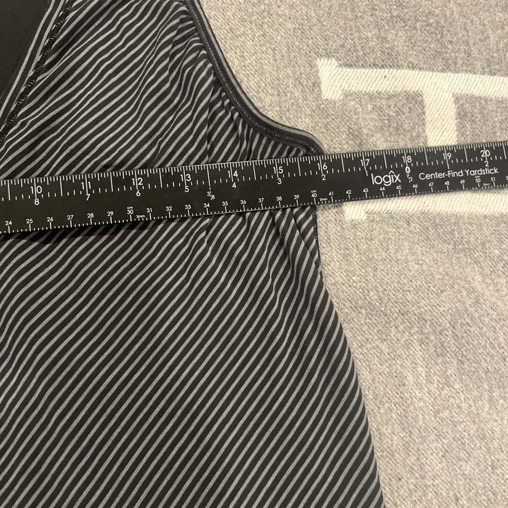 Lululemon Athletica Black and White Tank Top - Picture 3 of 6